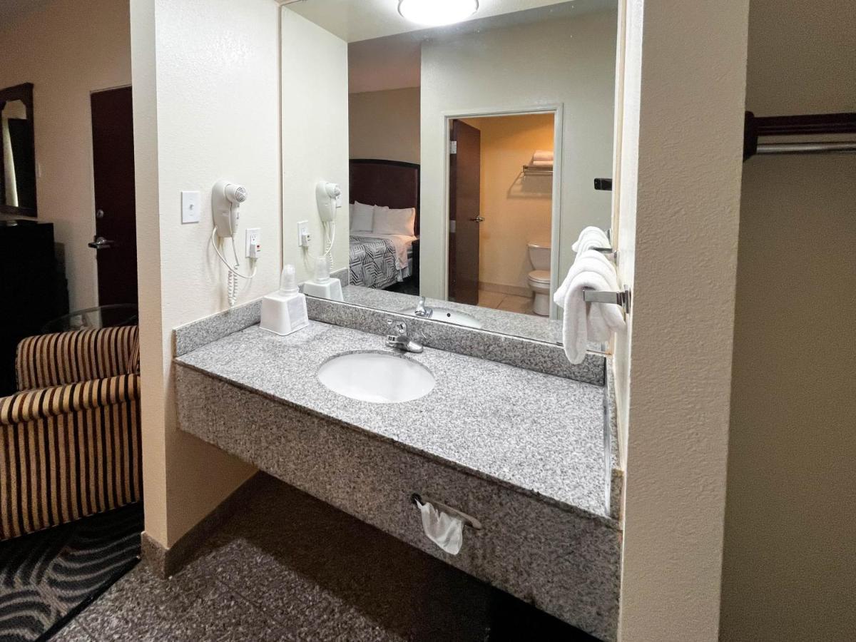 Executive Inn & Suites Breaux Bridge, La Exteriör bild