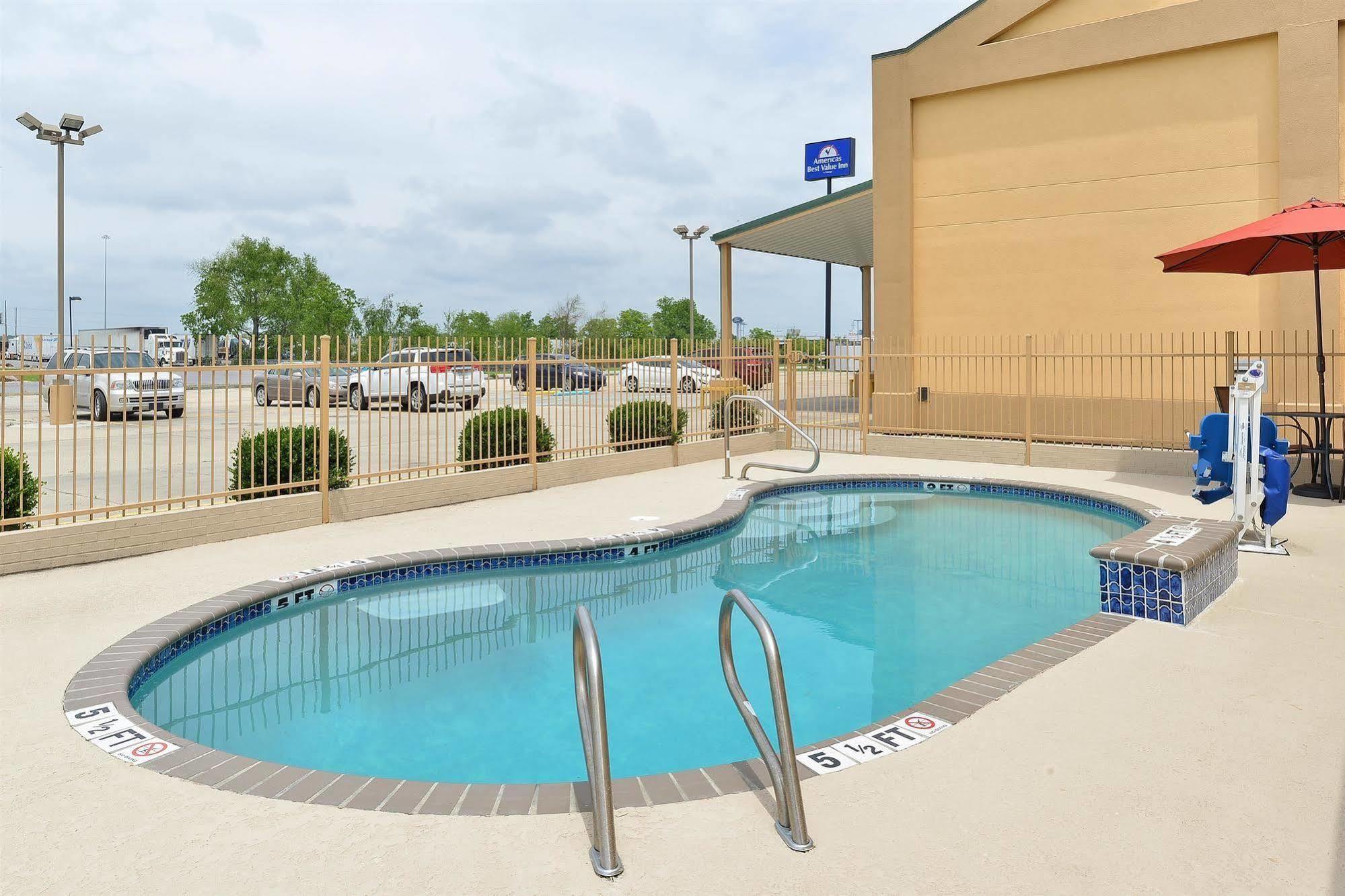 Executive Inn & Suites Breaux Bridge, La Exteriör bild