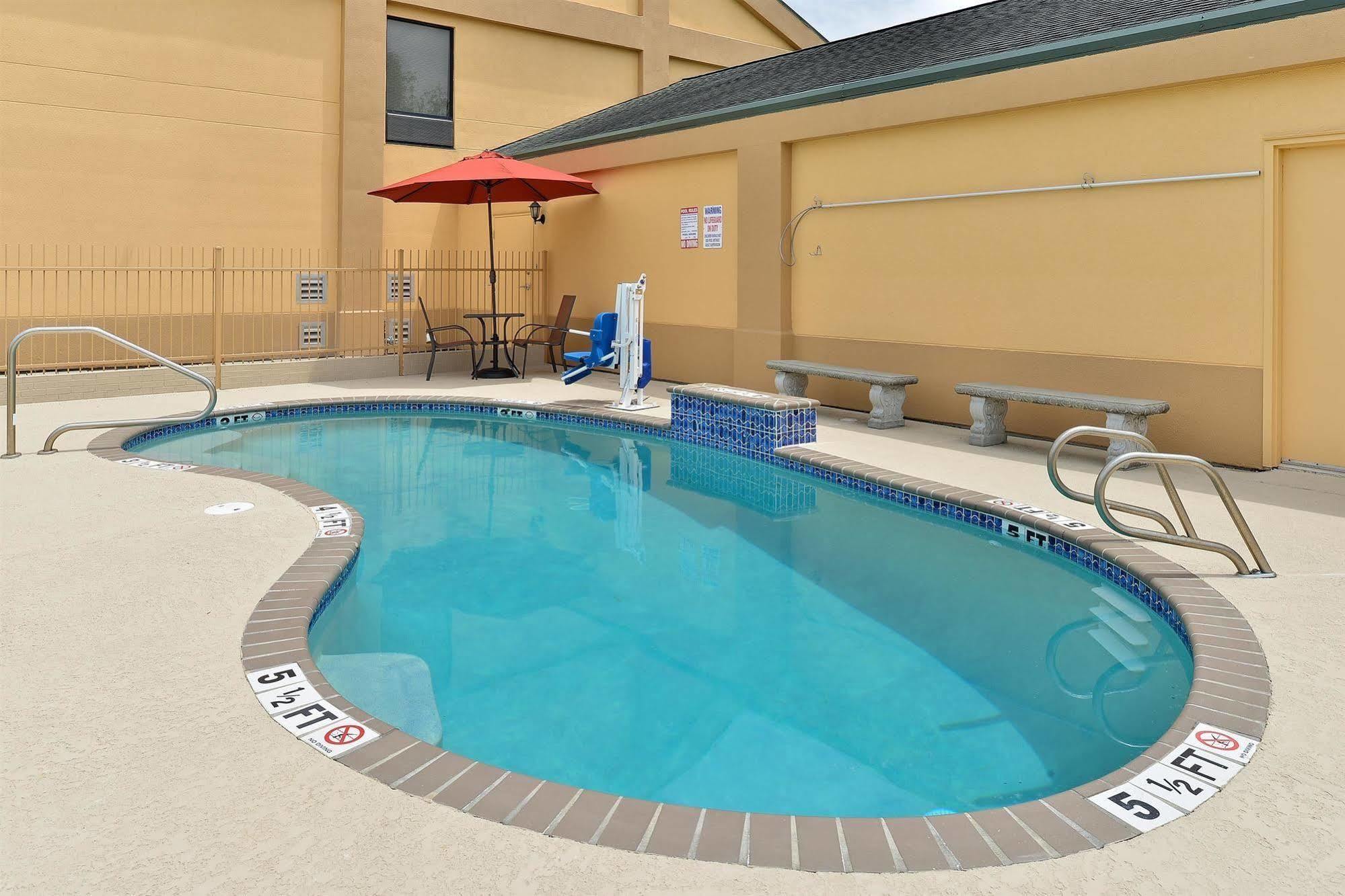 Executive Inn & Suites Breaux Bridge, La Exteriör bild
